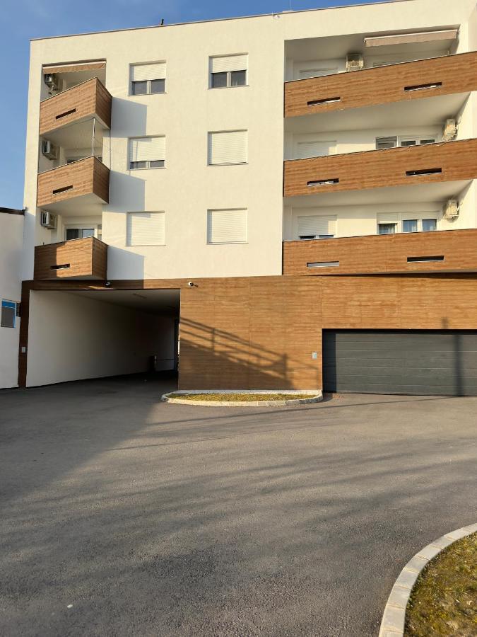 City Rent 1 Ösek Dış mekan fotoğraf